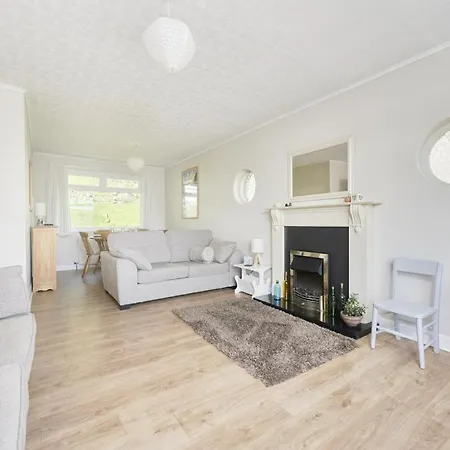 3 Bed In Sz425 *