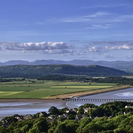 3 Bed In Sz425 アパート